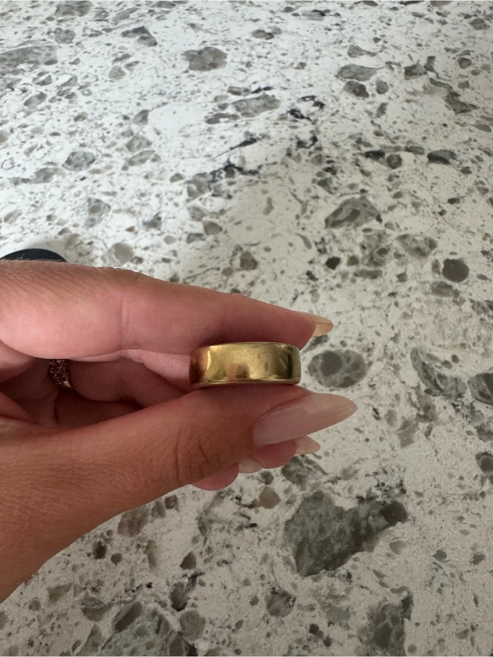 Oura ring charger